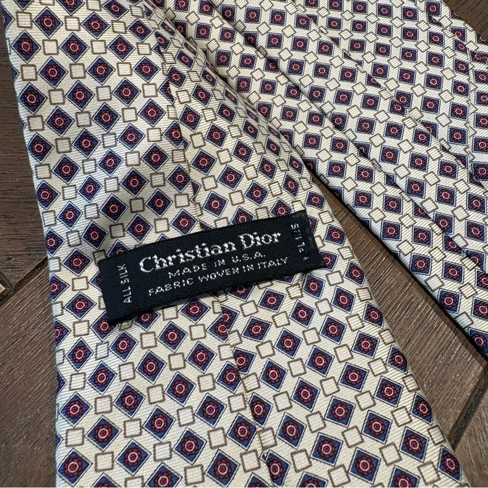 Christian Dior Vintage And Luxurious Tie Geometric Pattern - Picture 4 of 9